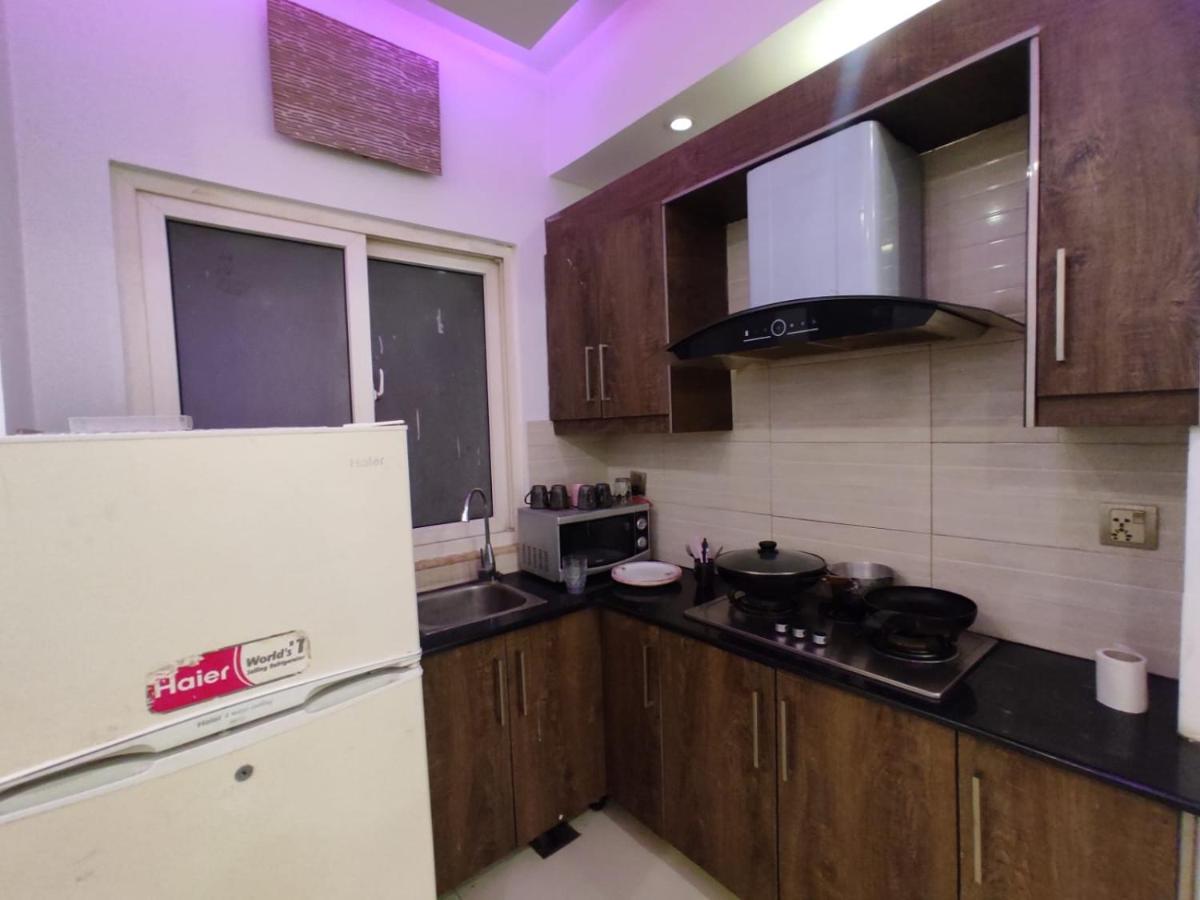 New & elegant 1BR Flat for Families,tourists,4k Netflix,wifi,E11 Markaz - Housity