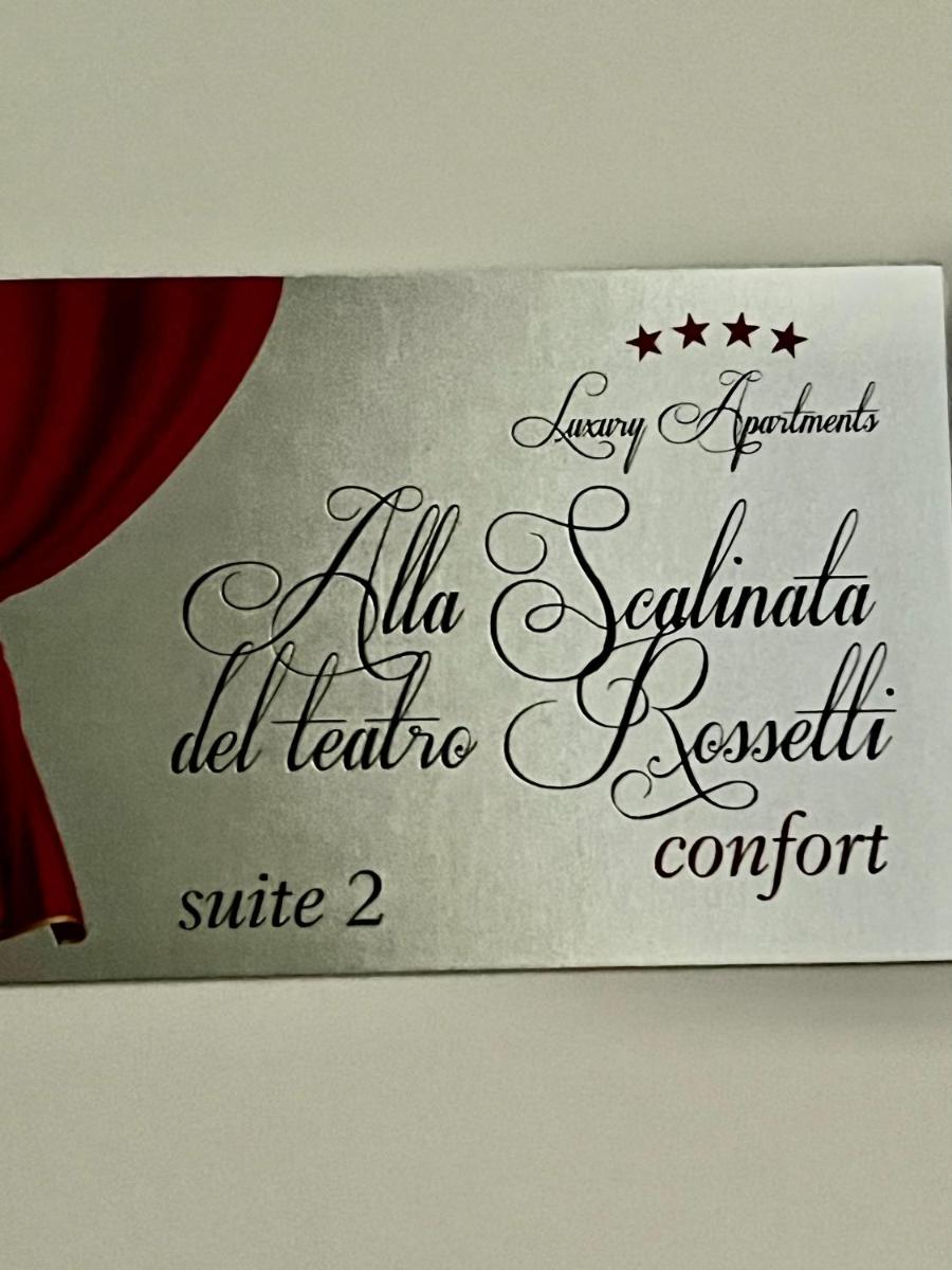 Alla Scalinata del Teatro Rossetti confort suites - Housity