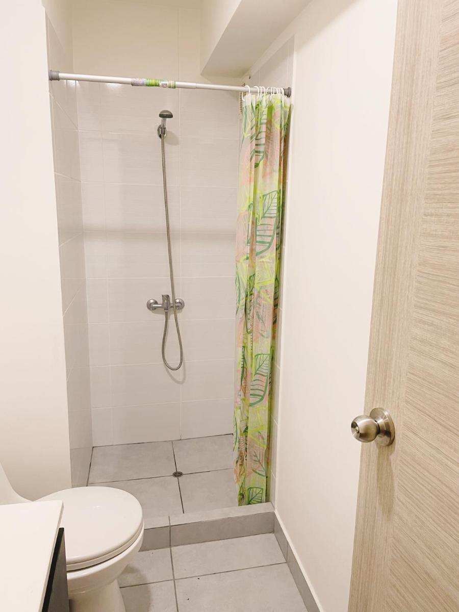 Hermosa habitación privada en edificio de estreno frente al metro - Housity