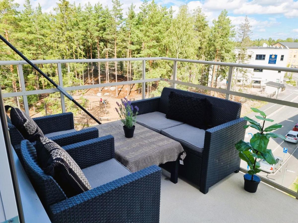 Private Family Room in a shared apartment - close to nature - Housity