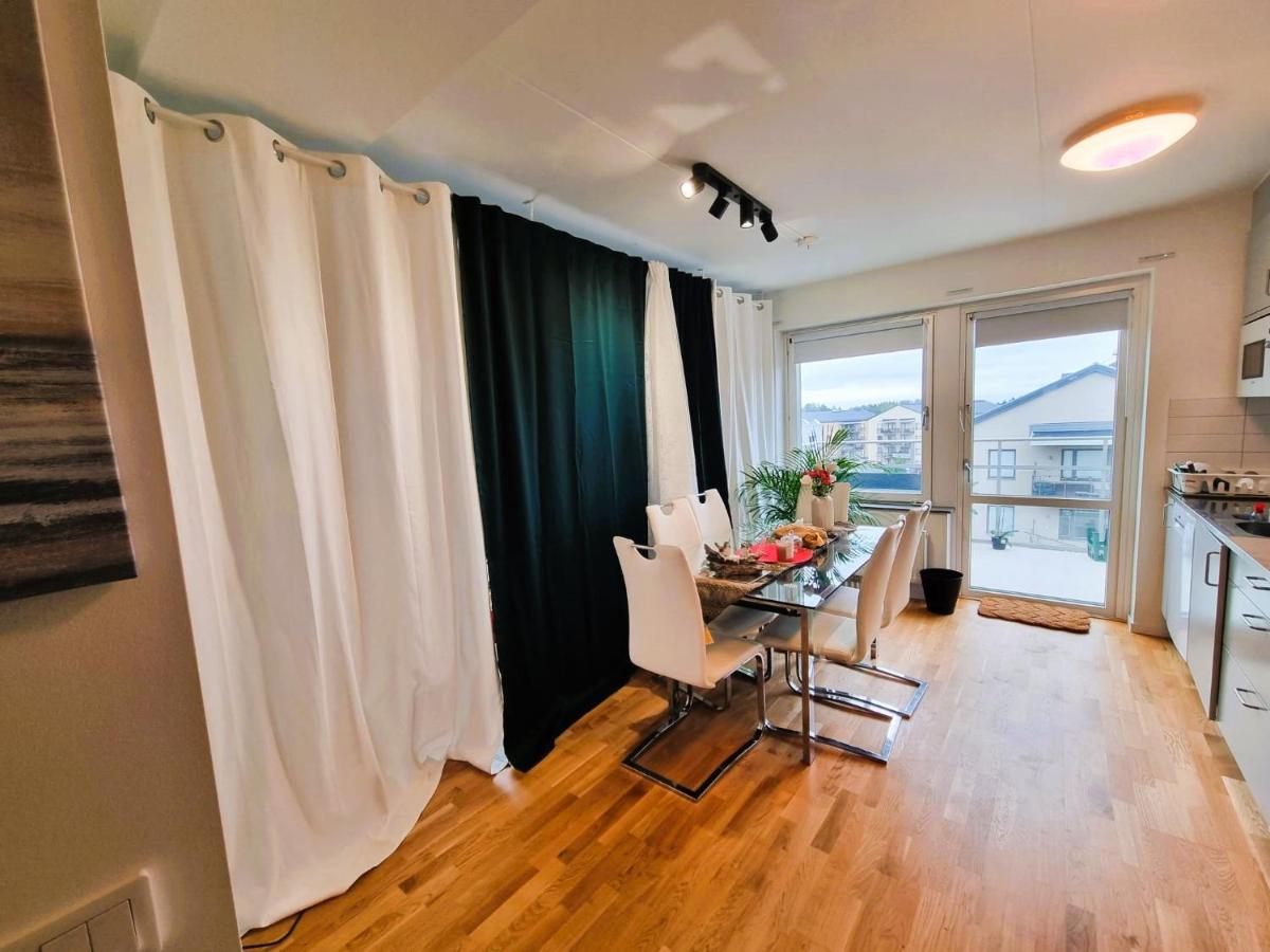Private Family Room in a shared apartment - close to nature - Housity