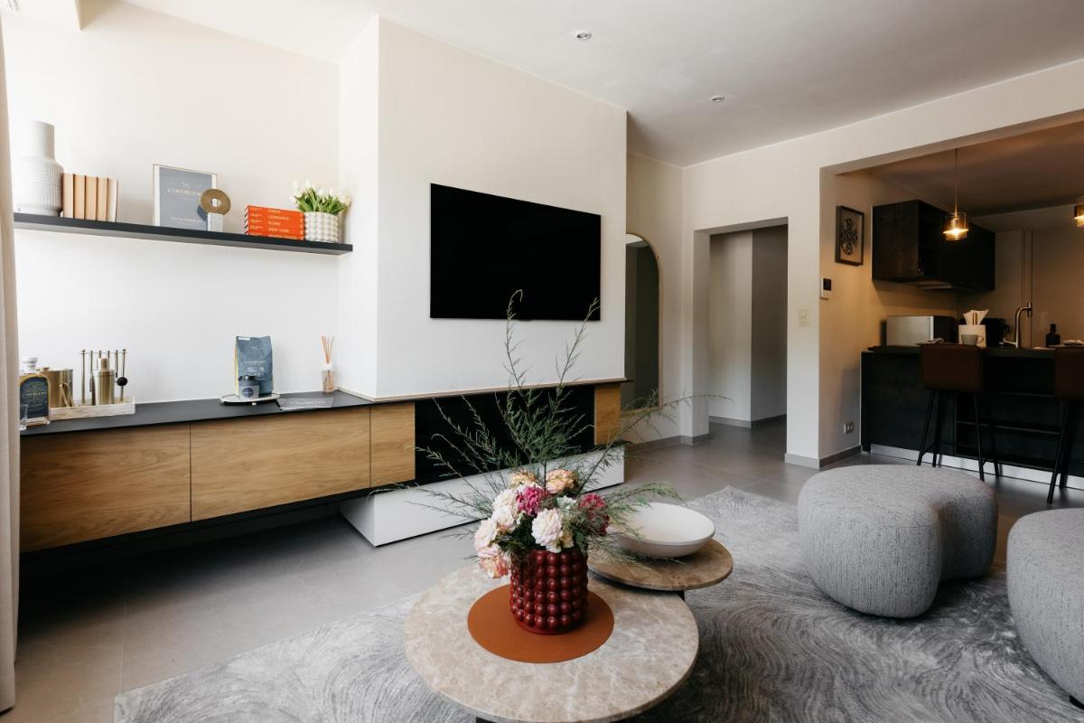 The Edgewater Suites - SKYLINE - Housity