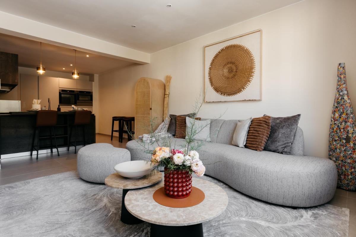 The Edgewater Suites - SKYLINE - Housity