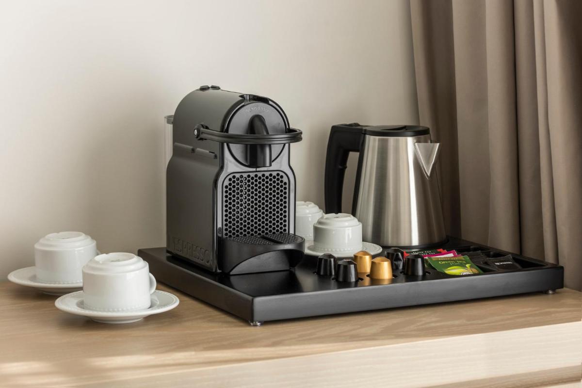Comodidades para chá e café em Crowne Plaza - Caparica Lisbon