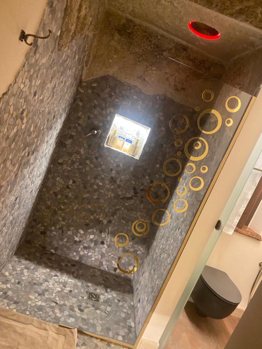 Love Space Sensory Spa & relax suite - Housity