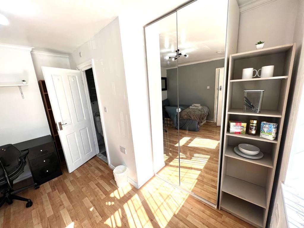 Ensuite Room Platinum 1 Harborne - Quinton Road - Housity
