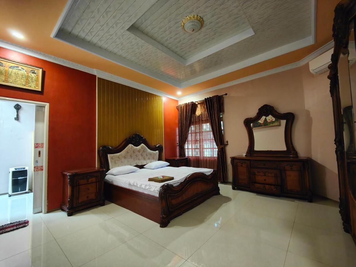 De Hanami Homestay Setrayasa - Housity
