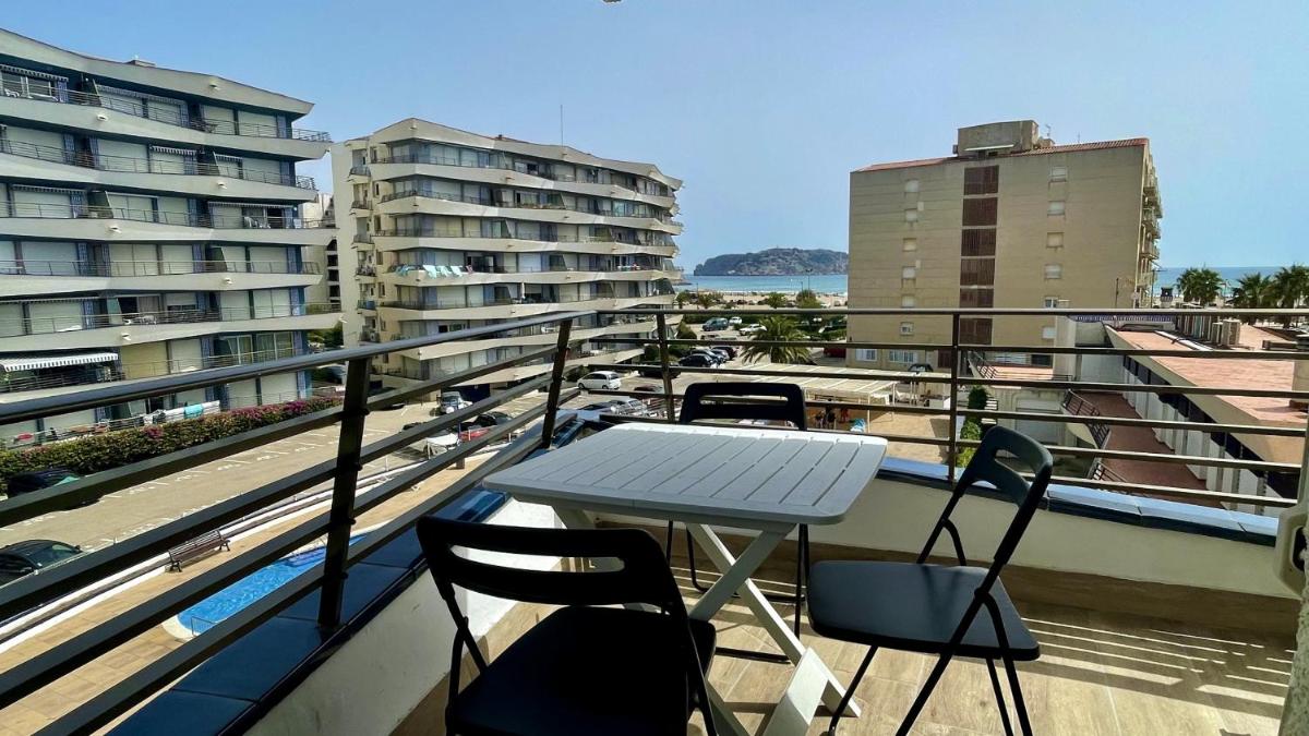 Rocamaura IV 3-12 - Housity