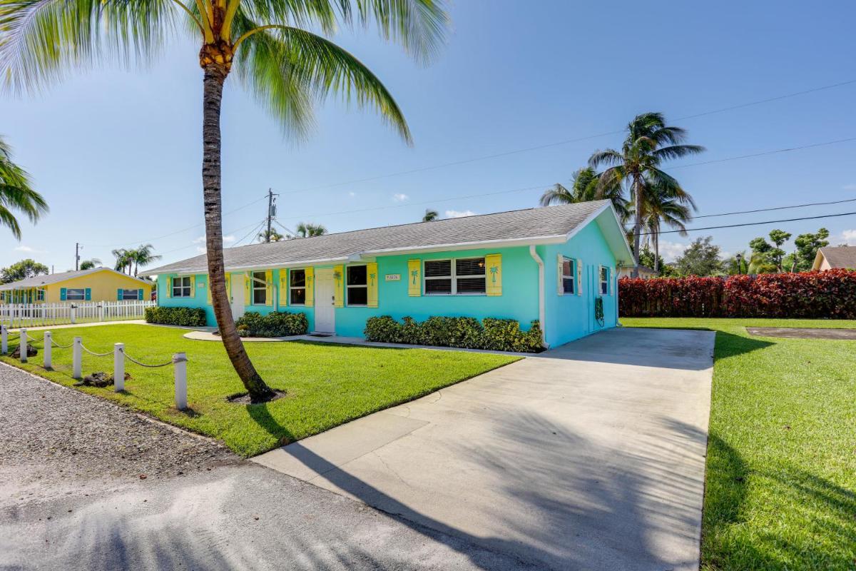 Pet-Friendly Palm Beach Pad - 1 Mi to the Ocean! - Housity