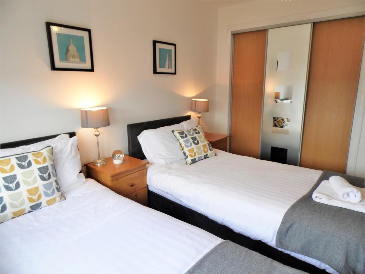 Signature - Brambling House - Housity