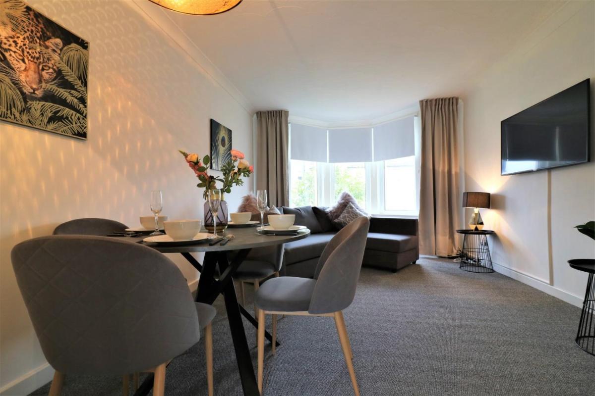 Signature - Burnfoot House - Housity