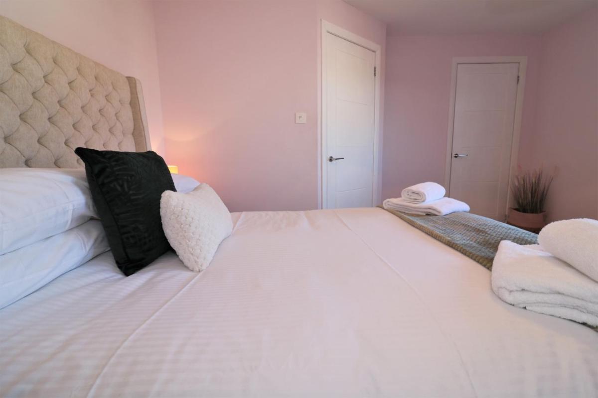 Signature - Colston House - Housity