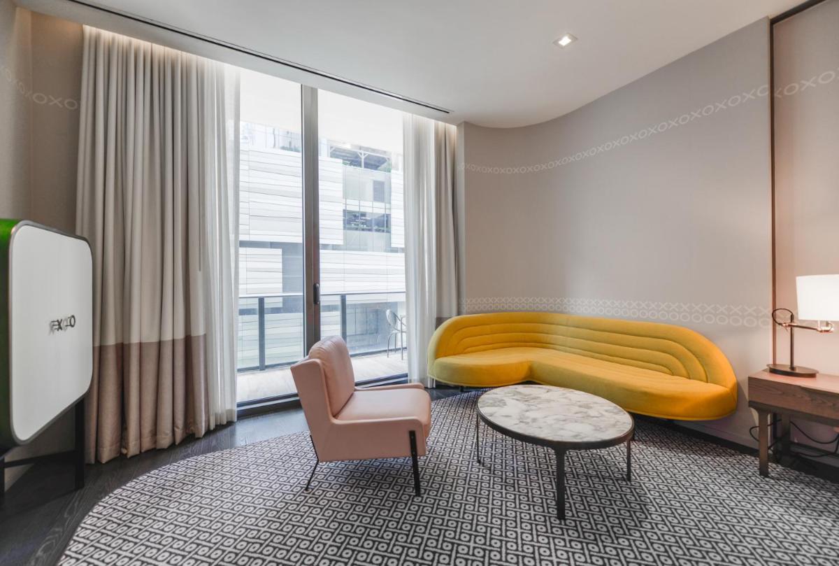 LUXURIOUS King Suite With Pool at SLS LUX Brickell - Housity