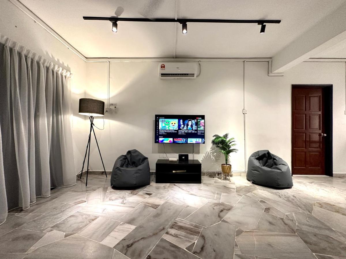 BNB Cozy Homestay @ Bdr Country Homes (Corner Hse) - Housity