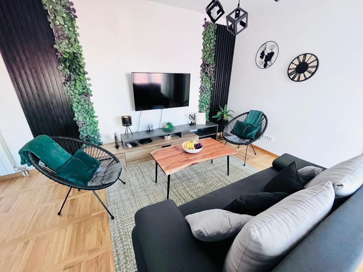 Elegance Apartment - Housity