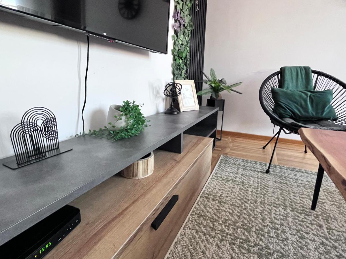 Elegance Apartment - Housity