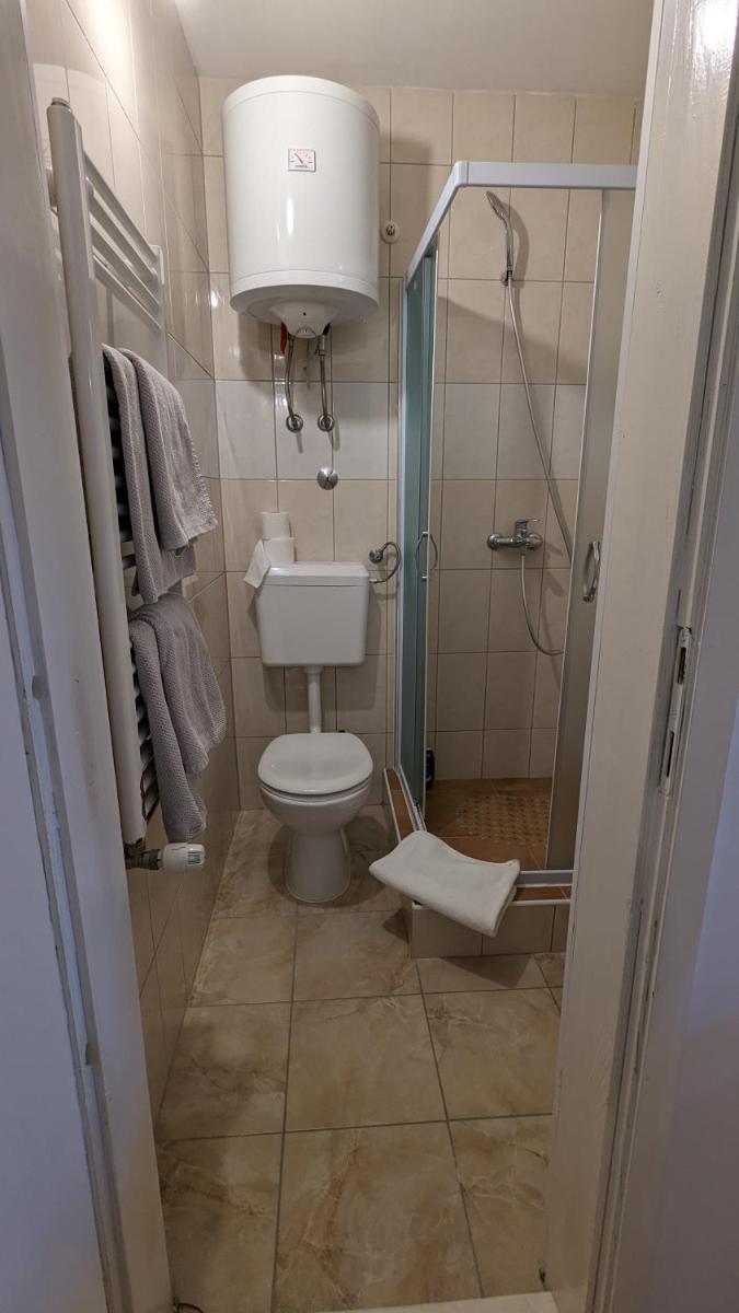 Green Garden Group Accommodation - Housity