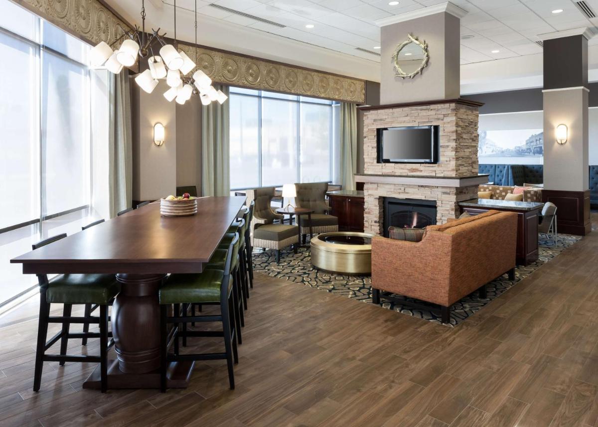 Hampton Inn & Suites Boise-Downtown - Housity