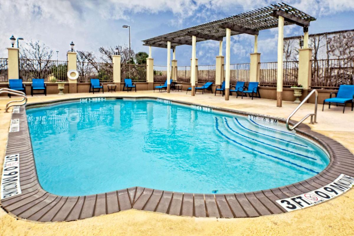 Hampton Inn & Suites Corsicana - Housity