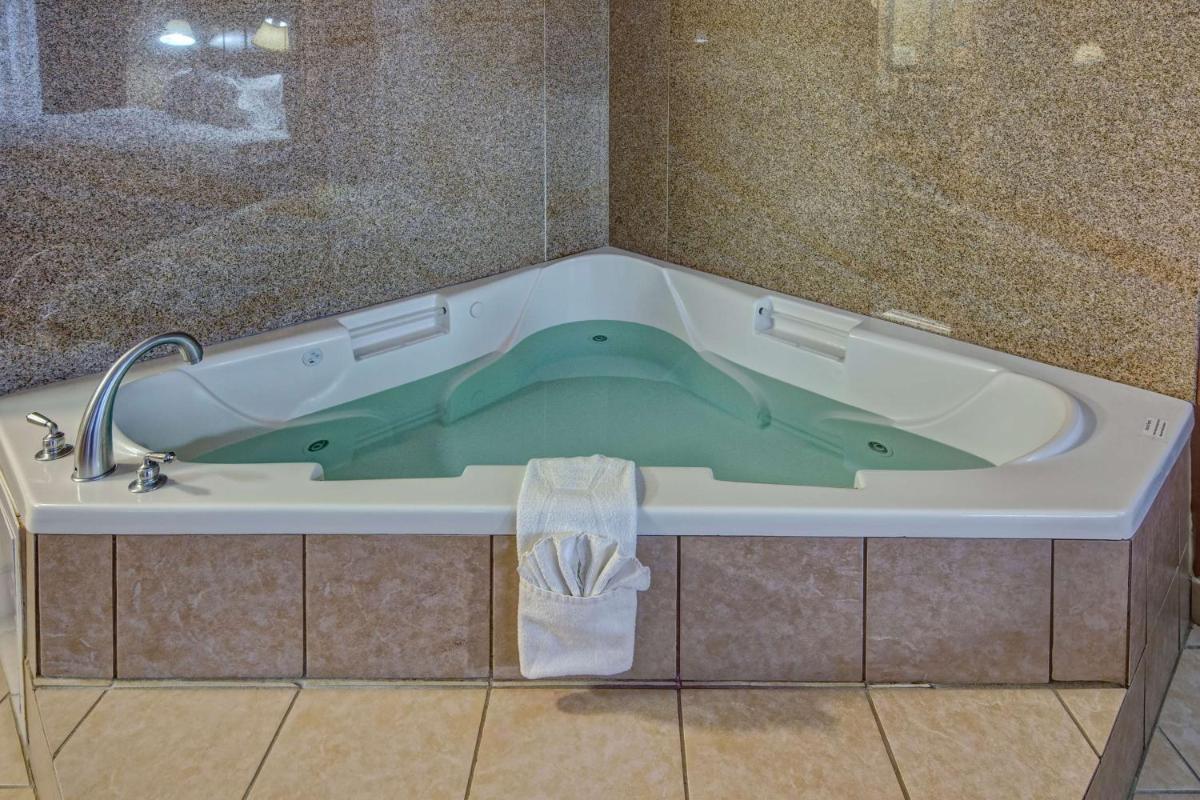 Hampton Inn & Suites Corsicana - Housity
