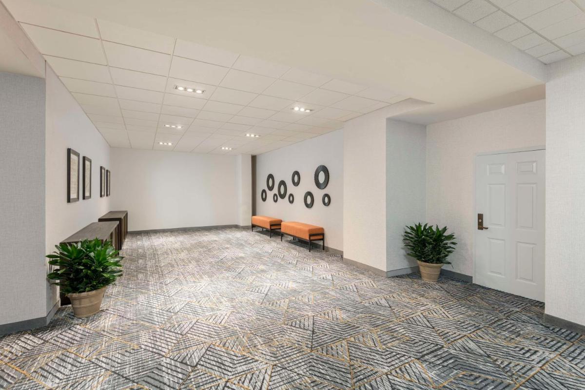 Homewood Suites by Hilton New Orleans - Housity