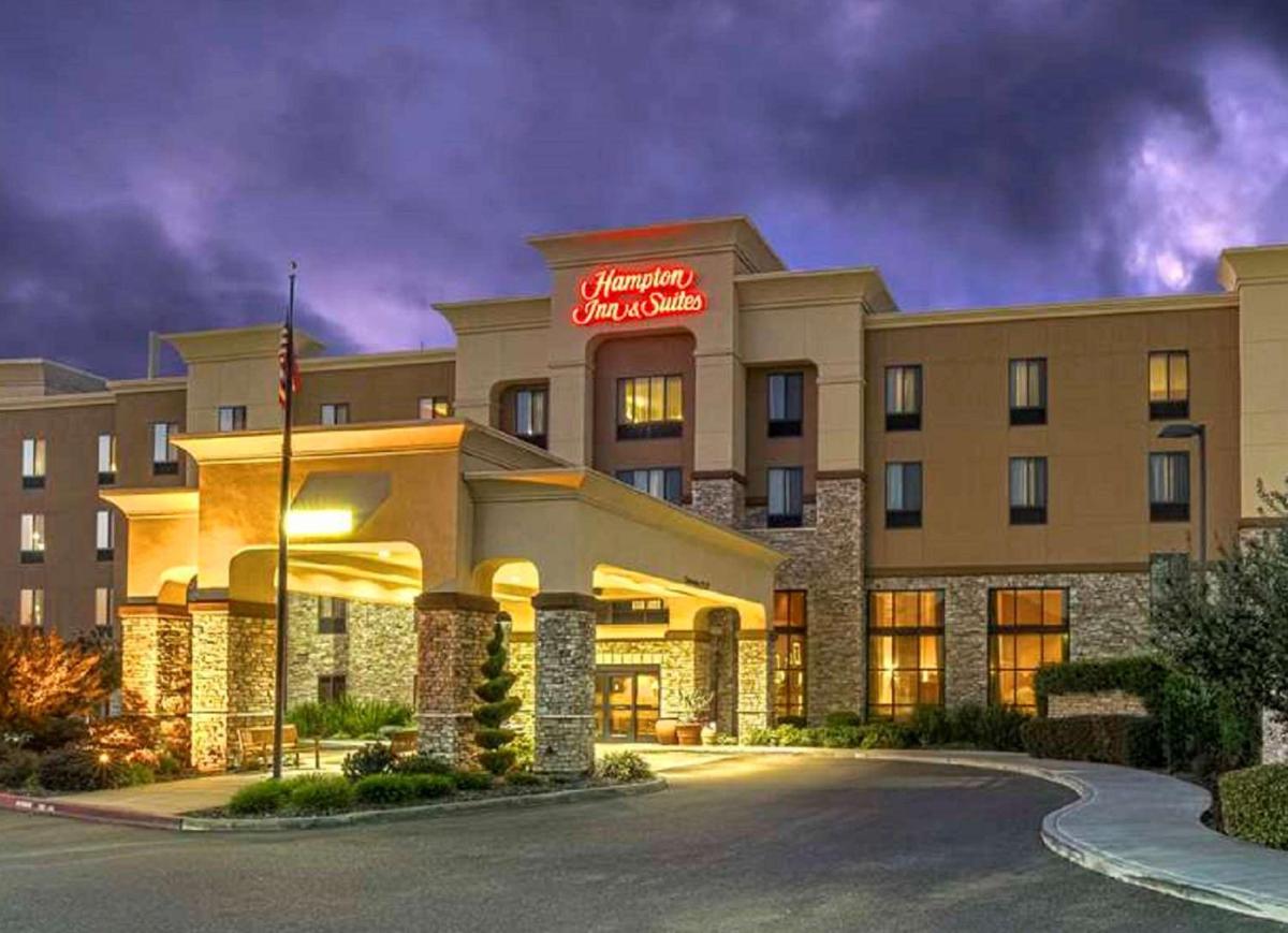 Hampton Inn & Suites Sacramento-Elk Grove Laguna I-5 - Housity
