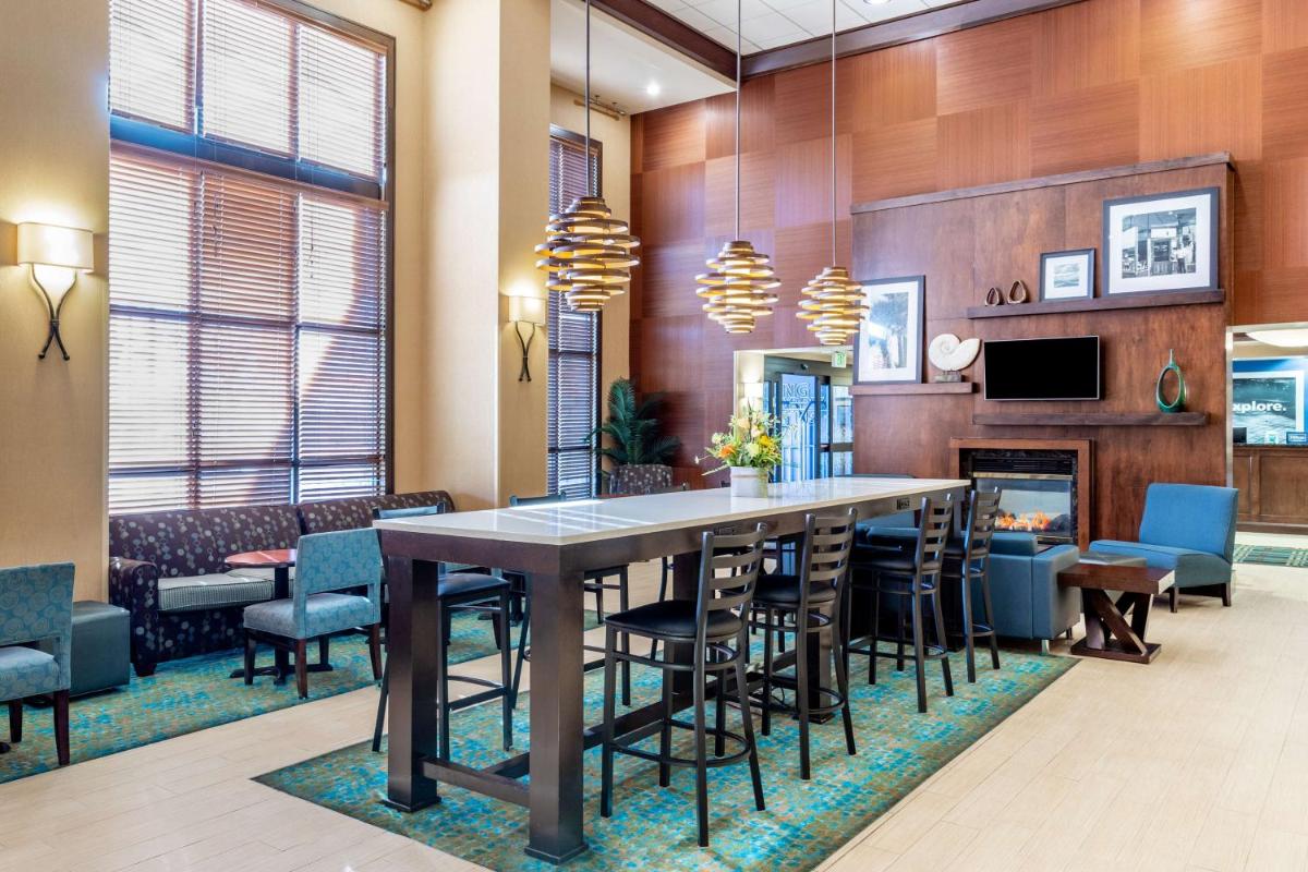 Hampton Inn & Suites Sacramento-Elk Grove Laguna I-5 - Housity