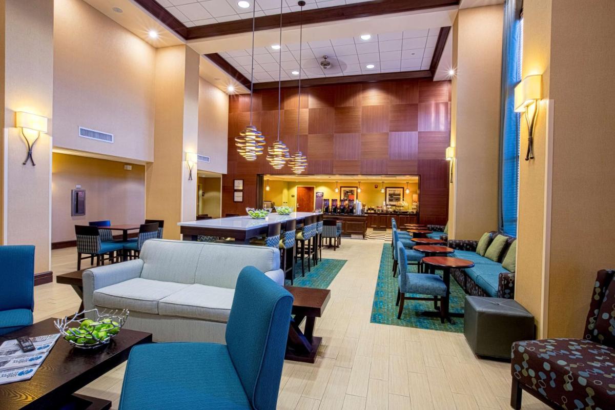 Hampton Inn & Suites Sacramento-Elk Grove Laguna I-5 - Housity