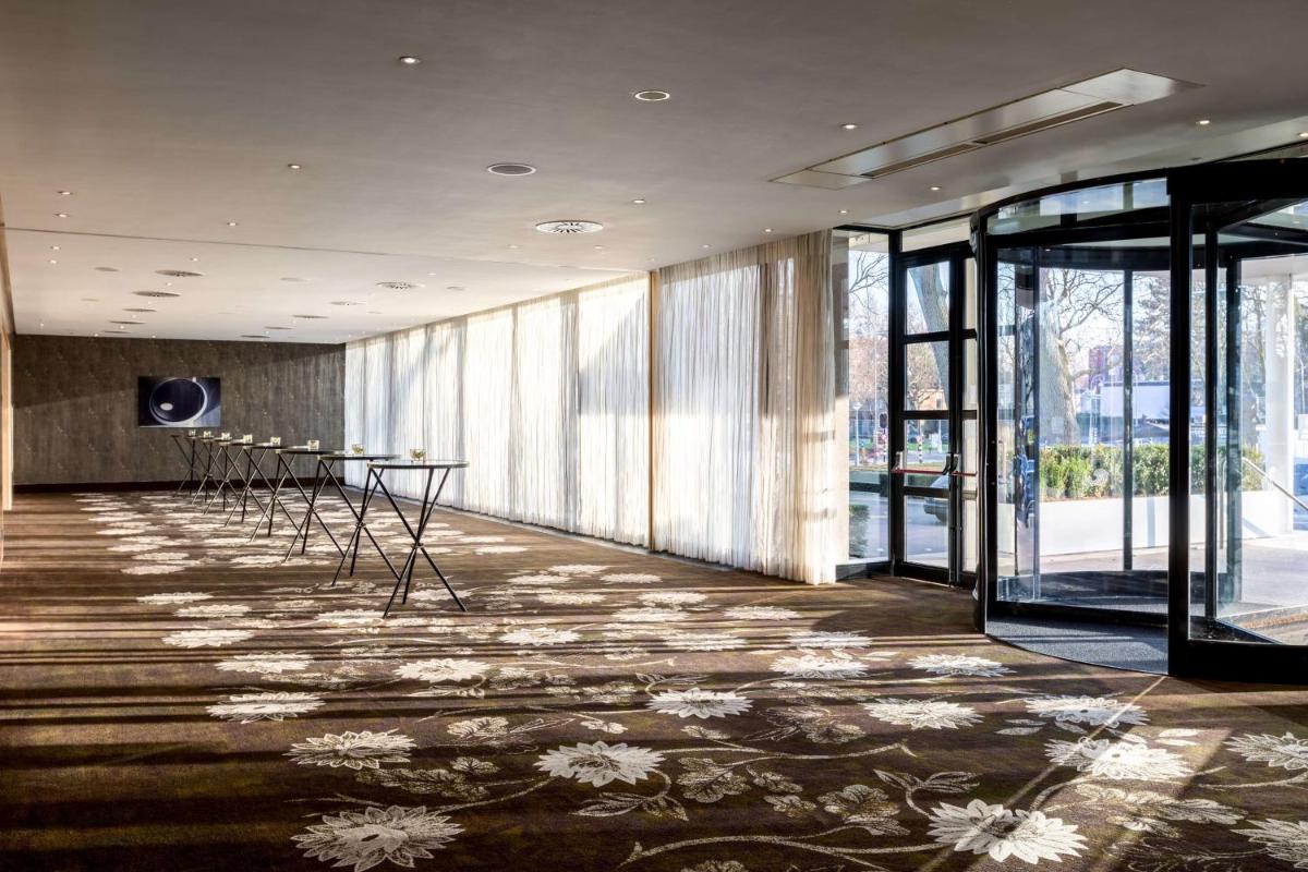 Hilton Amsterdam - Housity