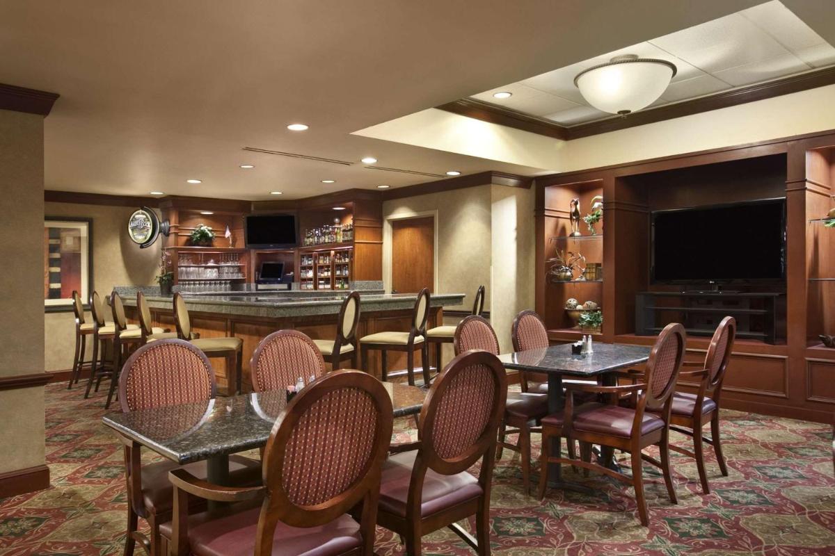 Embassy Suites by Hilton Columbia Greystone - Housity