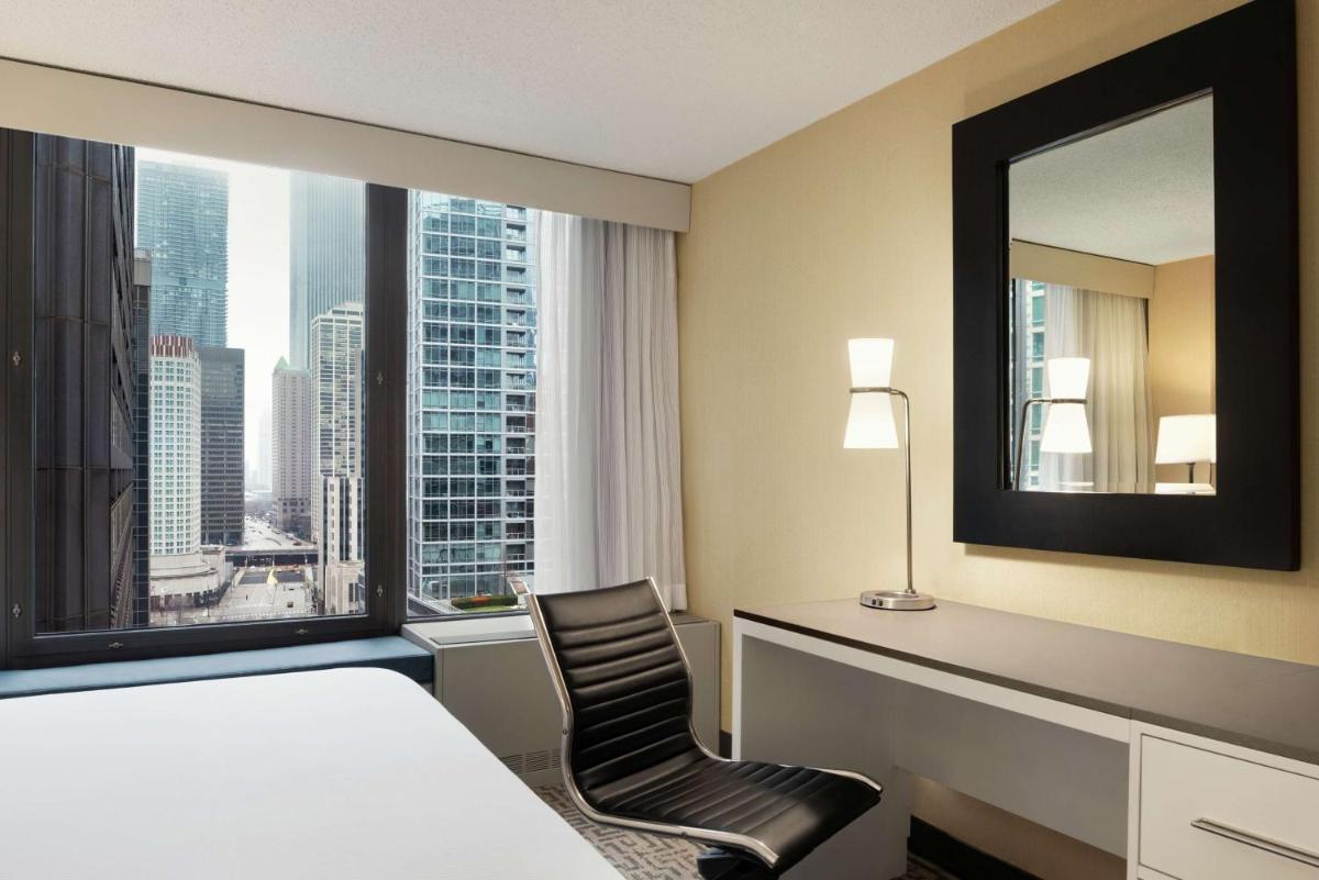 DoubleTree by Hilton Chicago Magnificent Mile - Housity