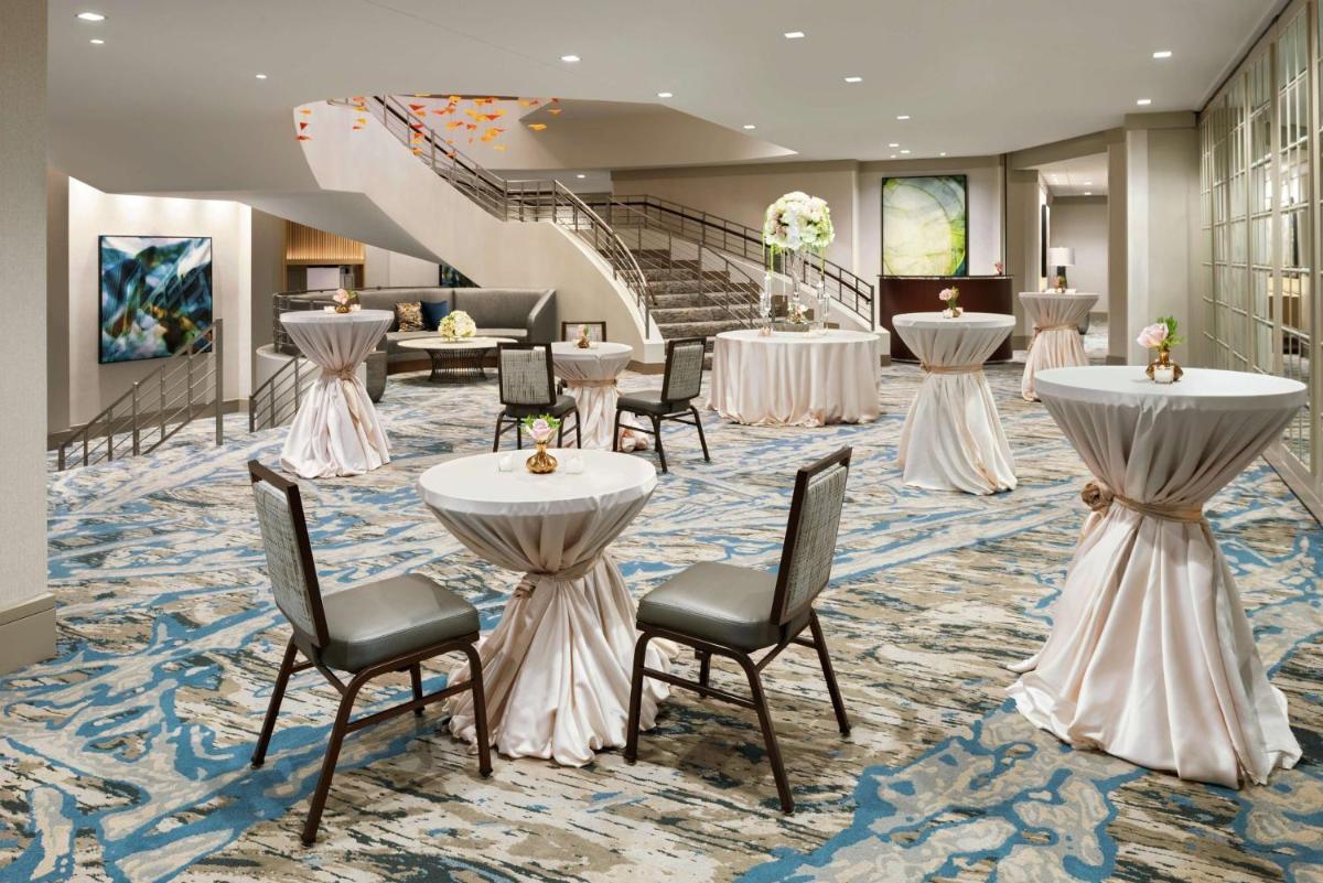 DoubleTree by Hilton Chicago Magnificent Mile - Housity