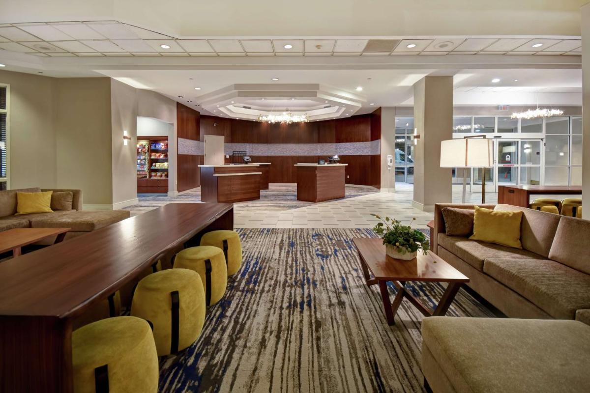Embassy Suites Charleston - Housity