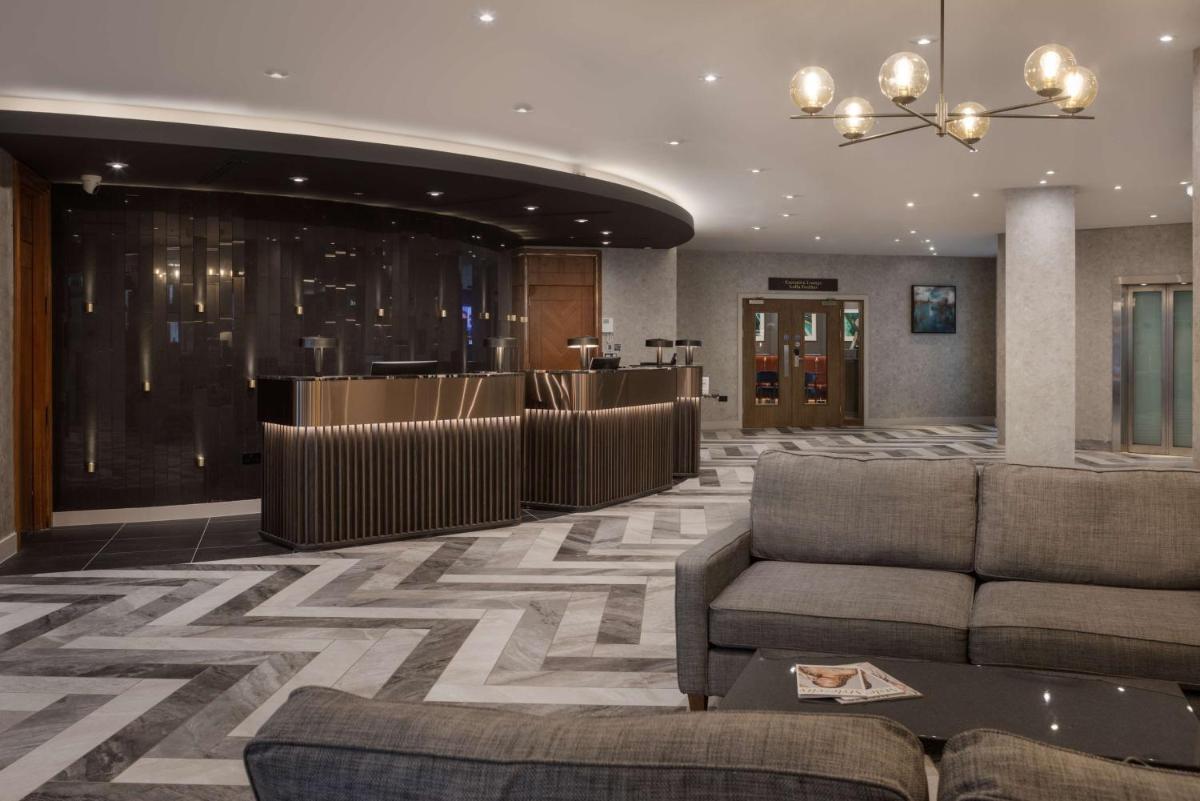Hilton Cardiff - Housity