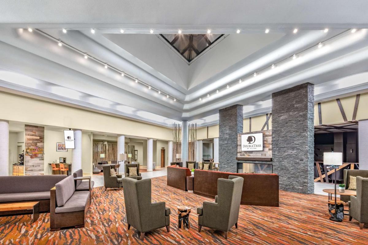 DoubleTree by Hilton Hotel Denver - Aurora - Housity