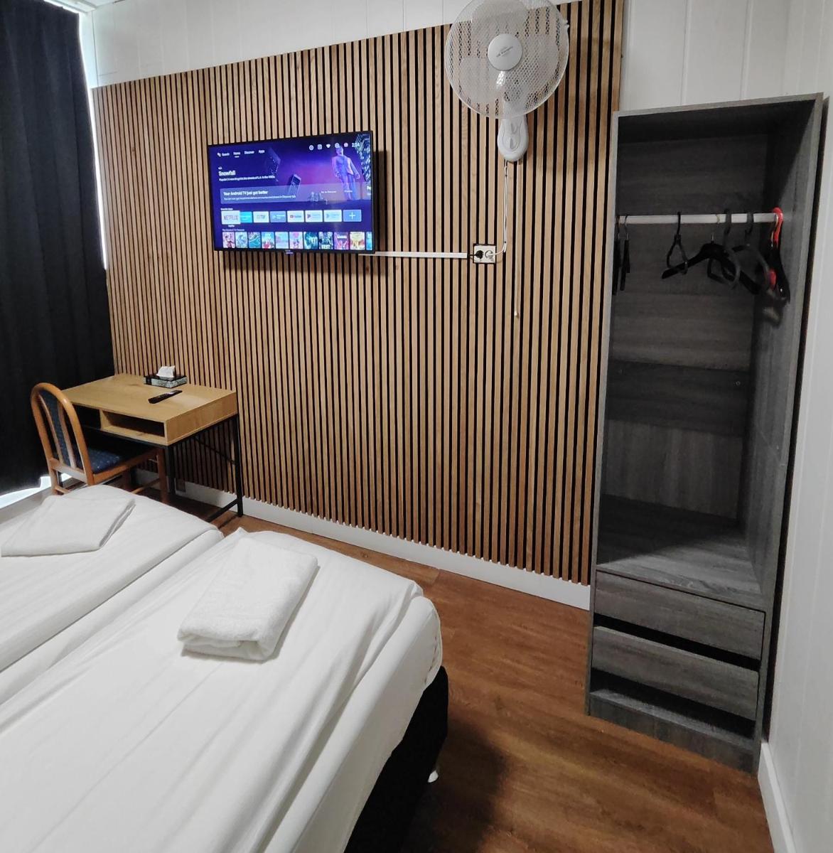 Hotel Holland Lodge - Housity