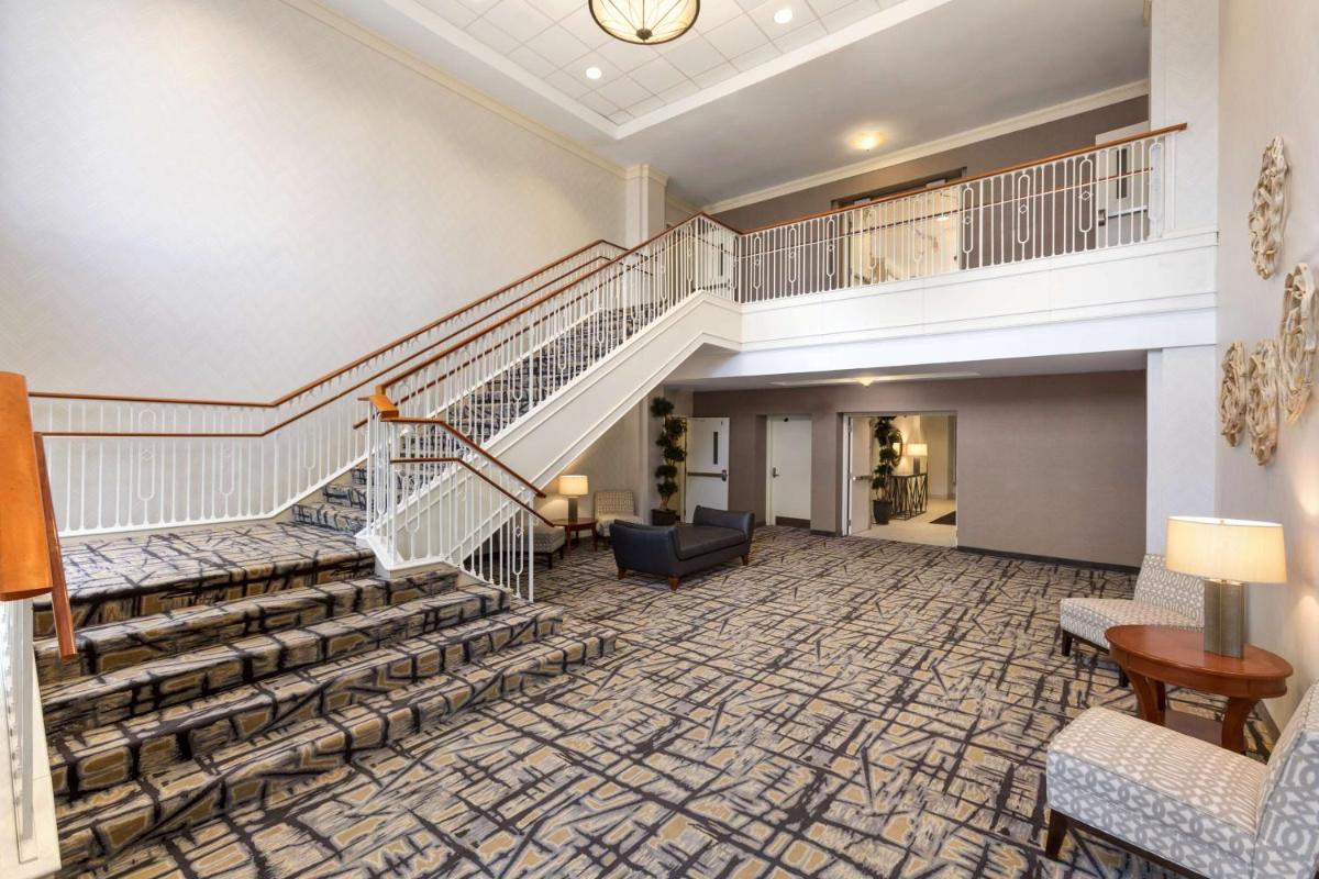 Hilton Garden Inn Shelton - Housity