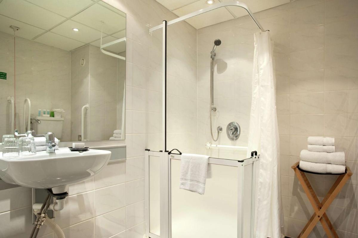 Hilton London Euston - Housity