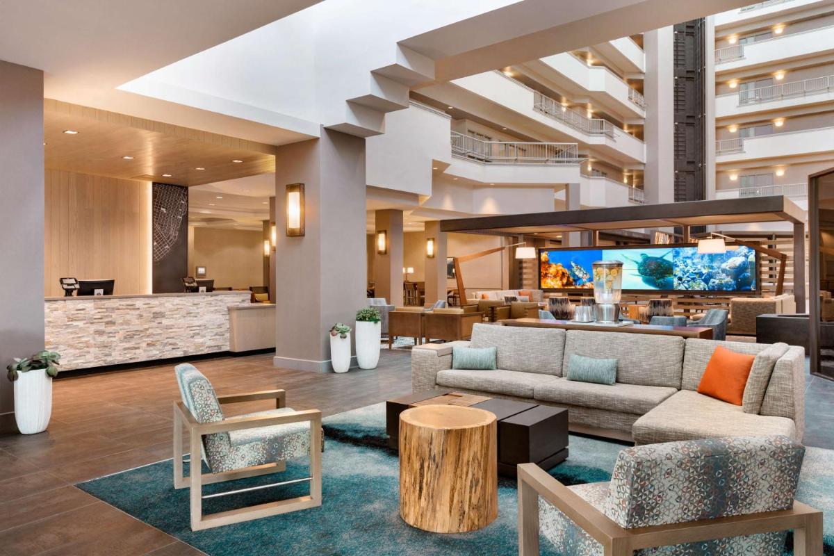Embassy Suites by Hilton Monterey Bay Seaside - Housity