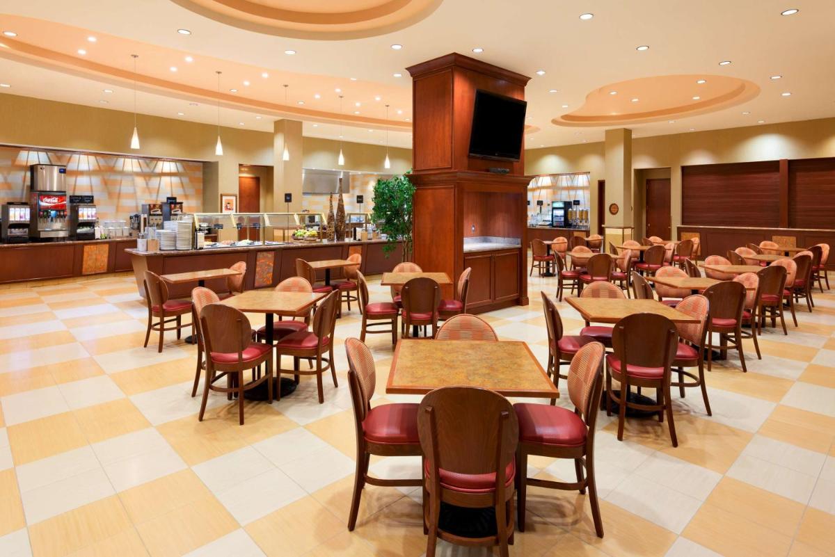Embassy Suites by Hilton Norman Hotel & Conference Center - Housity