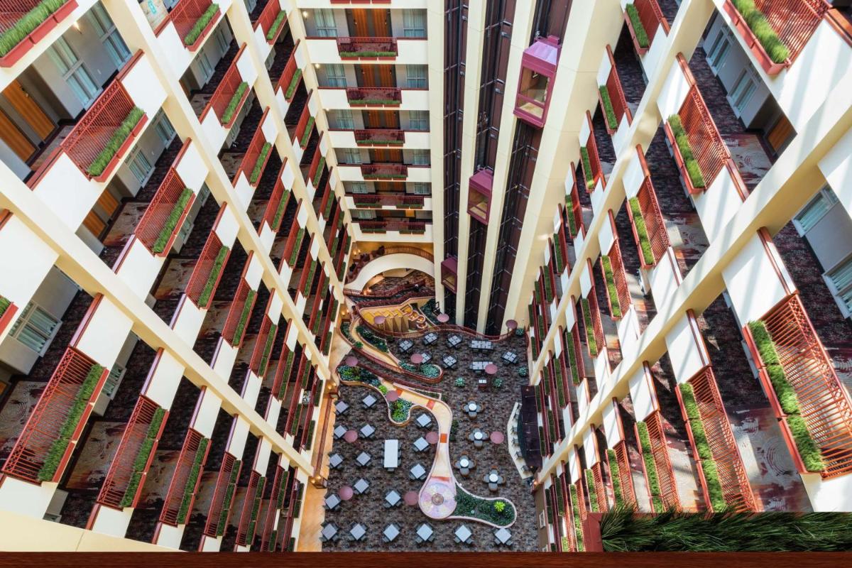Embassy Suites by Hilton Saint Louis Saint Charles - Housity