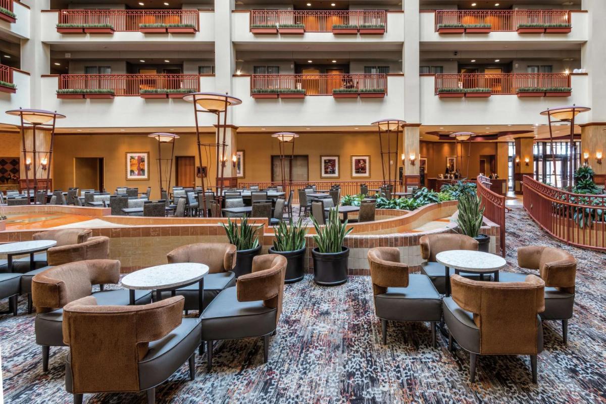 Embassy Suites by Hilton Saint Louis Saint Charles - Housity