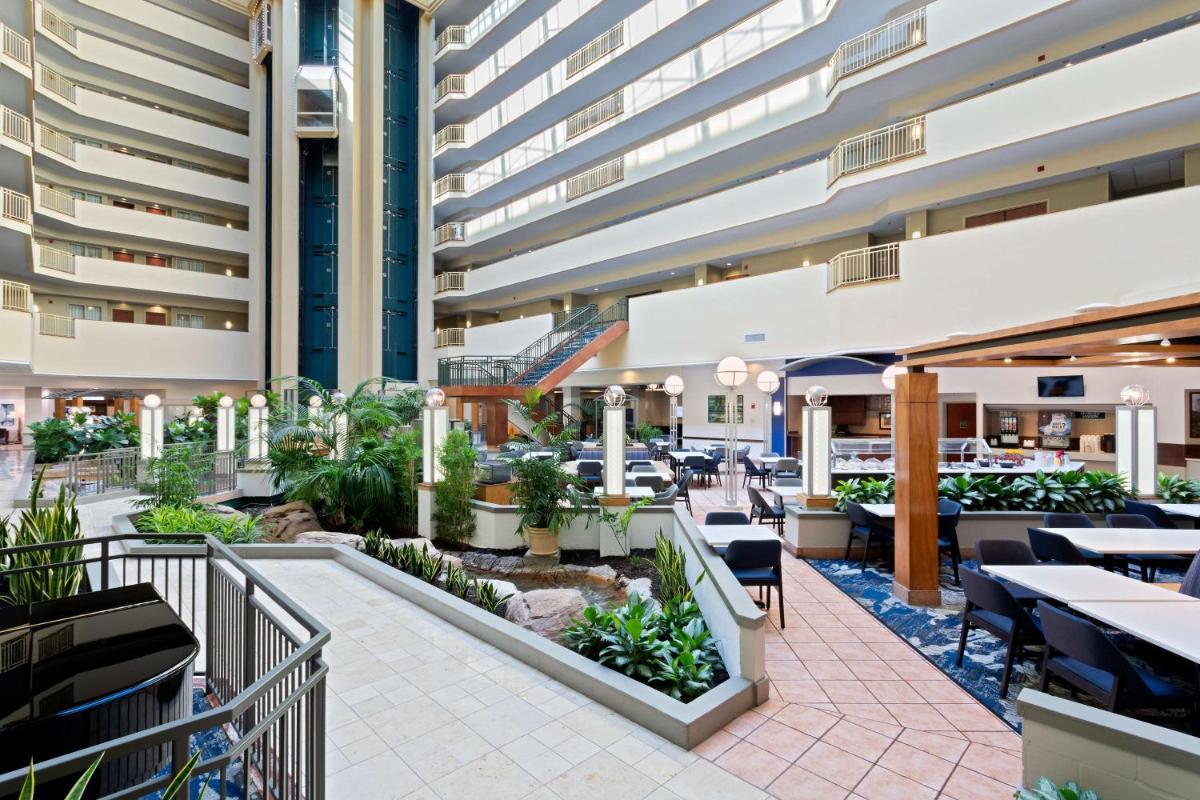 Embassy Suites by Hilton Tampa USF Near Busch Gardens - Housity