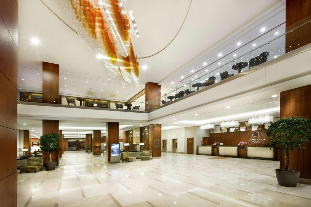 DoubleTree by Hilton Hotel & Conference Centre Warsaw - Housity