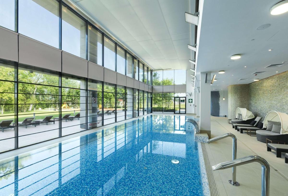 DoubleTree by Hilton Hotel & Conference Centre Warsaw - Housity