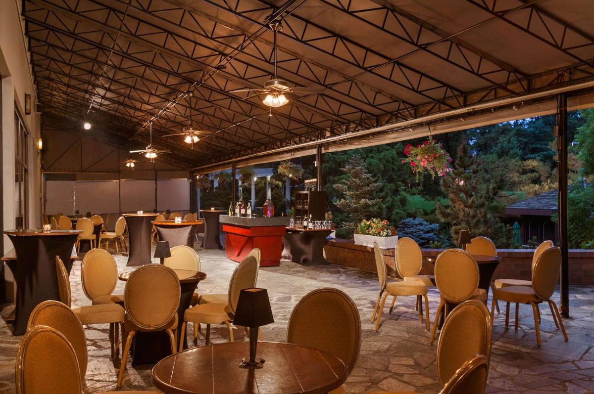 Hilton Woodcliff Lake - Housity