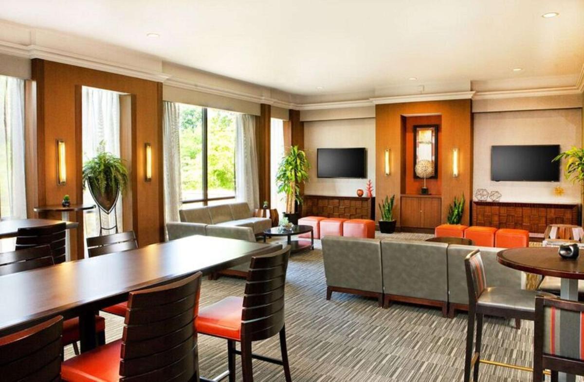 Hilton Woodcliff Lake - Housity
