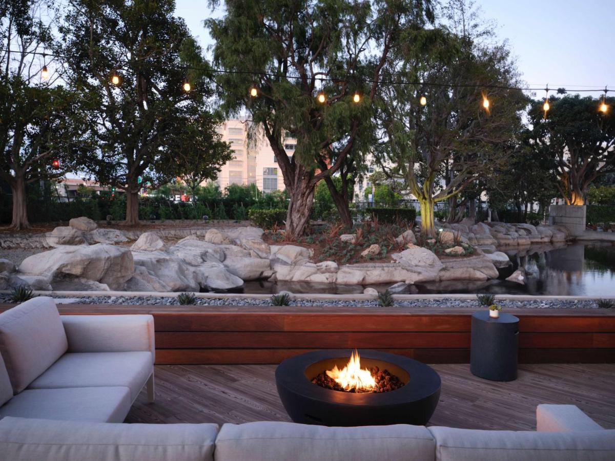 Hotel Fera Anaheim, a DoubleTree by Hilton Hotel - Housity