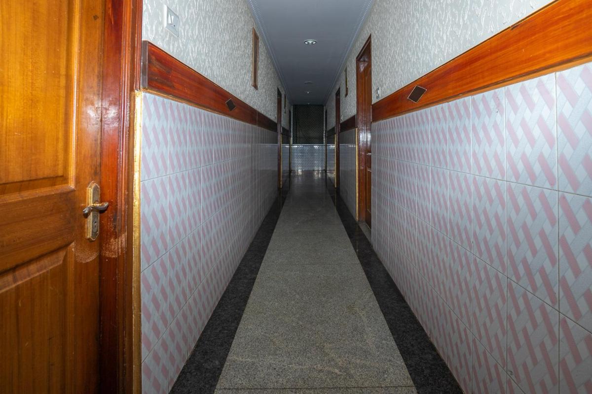 OYO Flagship 10435 Star Deluxe Lodge - Housity