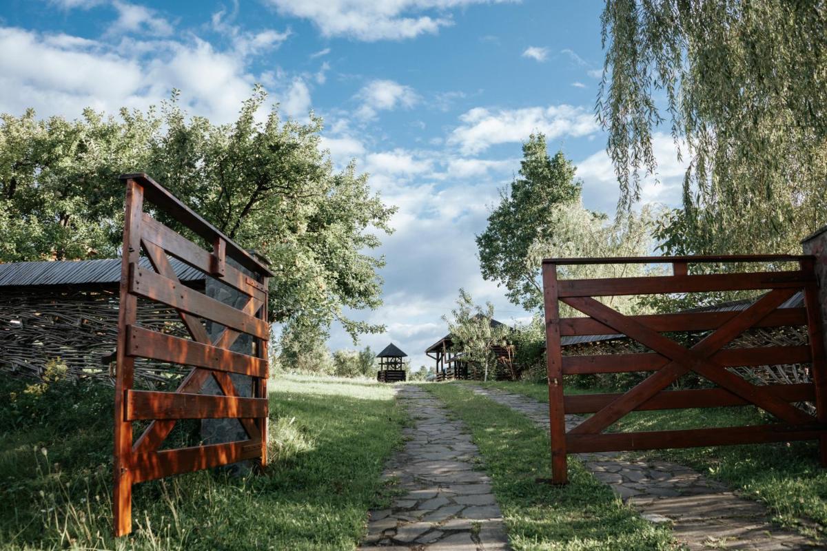 Casa din Busteni, Maramures - Housity